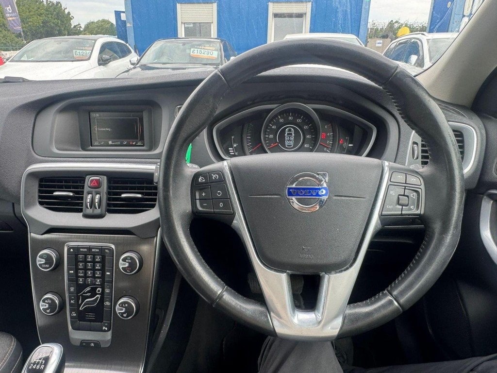 VOLVO V40 CROSS COUNTRY