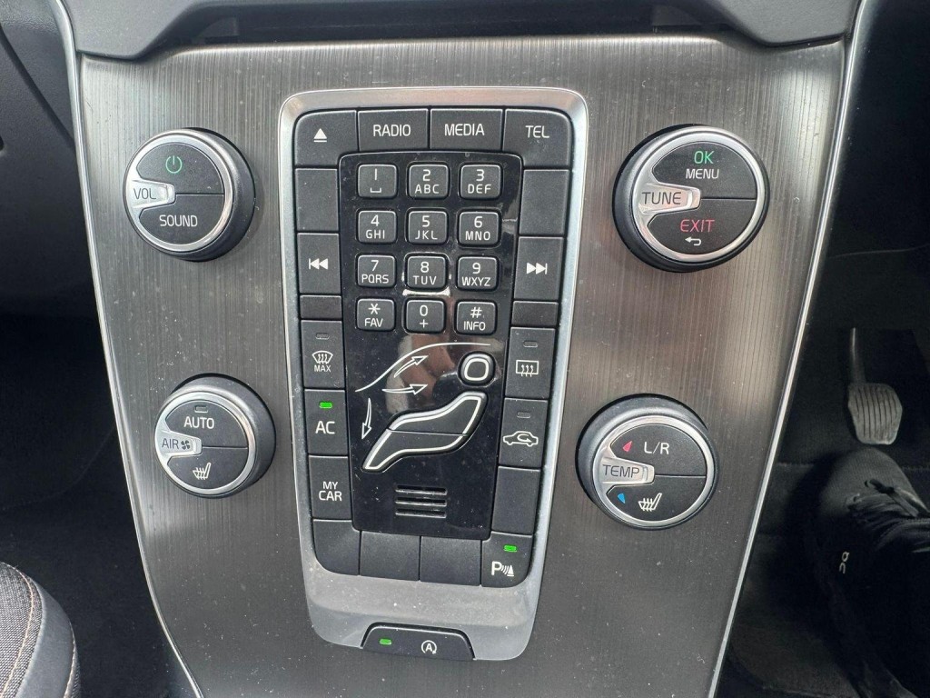 VOLVO V40 CROSS COUNTRY