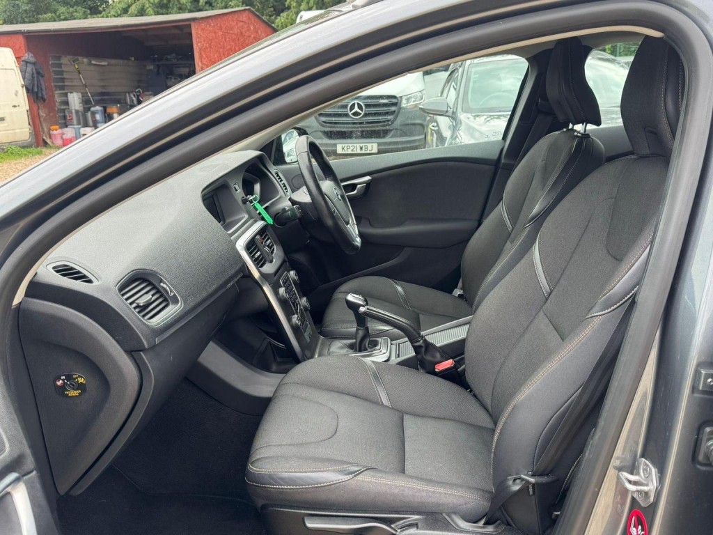 VOLVO V40 CROSS COUNTRY