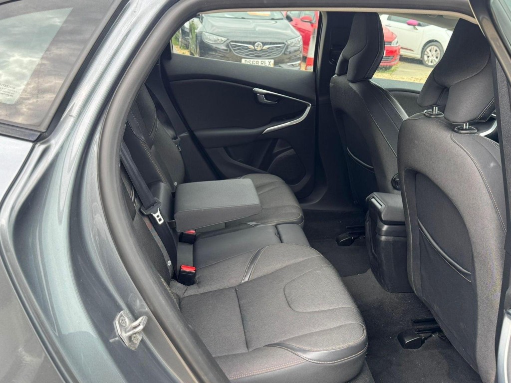 VOLVO V40 CROSS COUNTRY