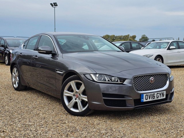 JAGUAR XE