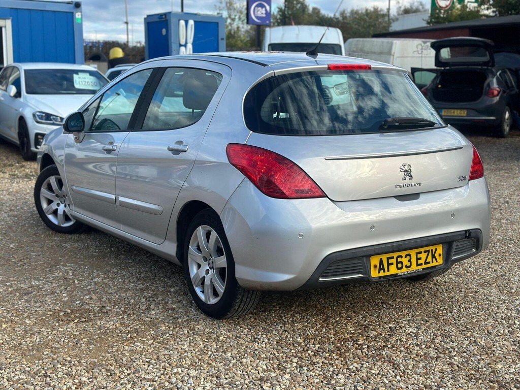 PEUGEOT 308