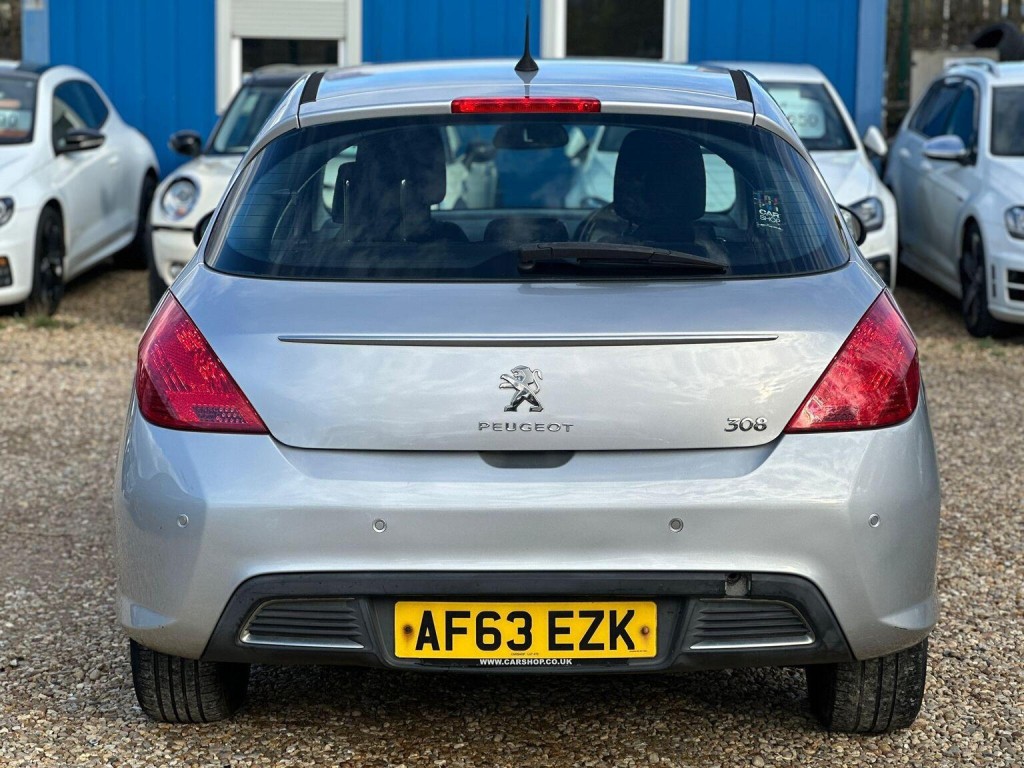 PEUGEOT 308