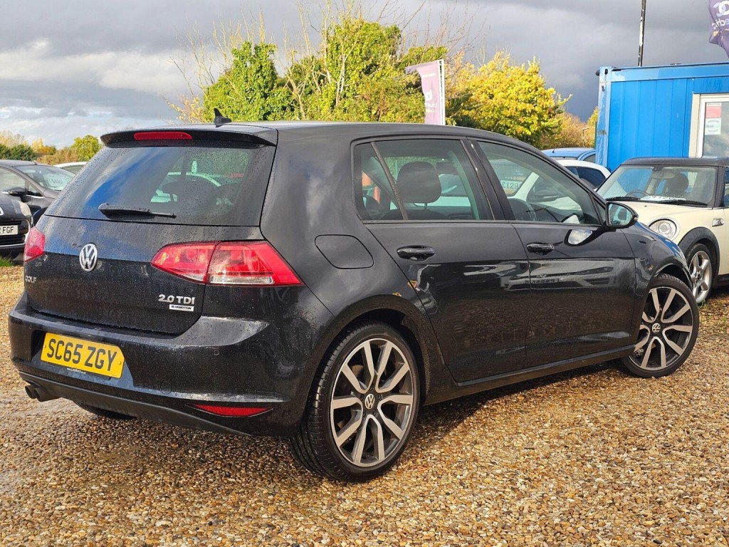 VOLKSWAGEN GOLF
