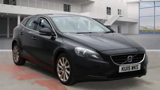 VOLVO V40