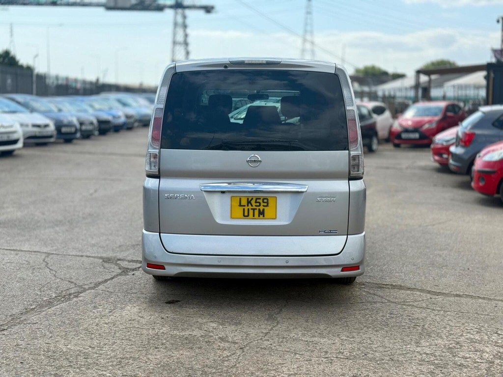 NISSAN SERENA