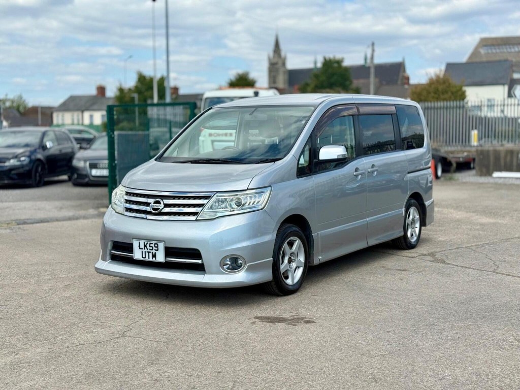 NISSAN SERENA