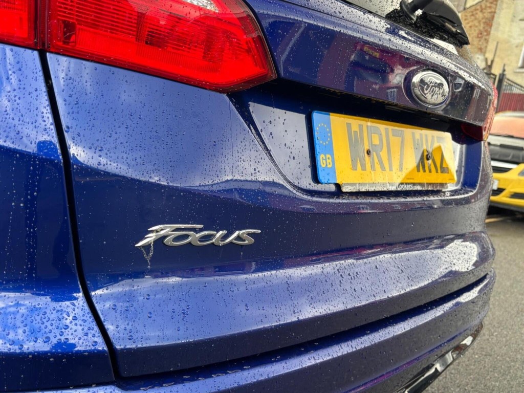 FORD FOCUS