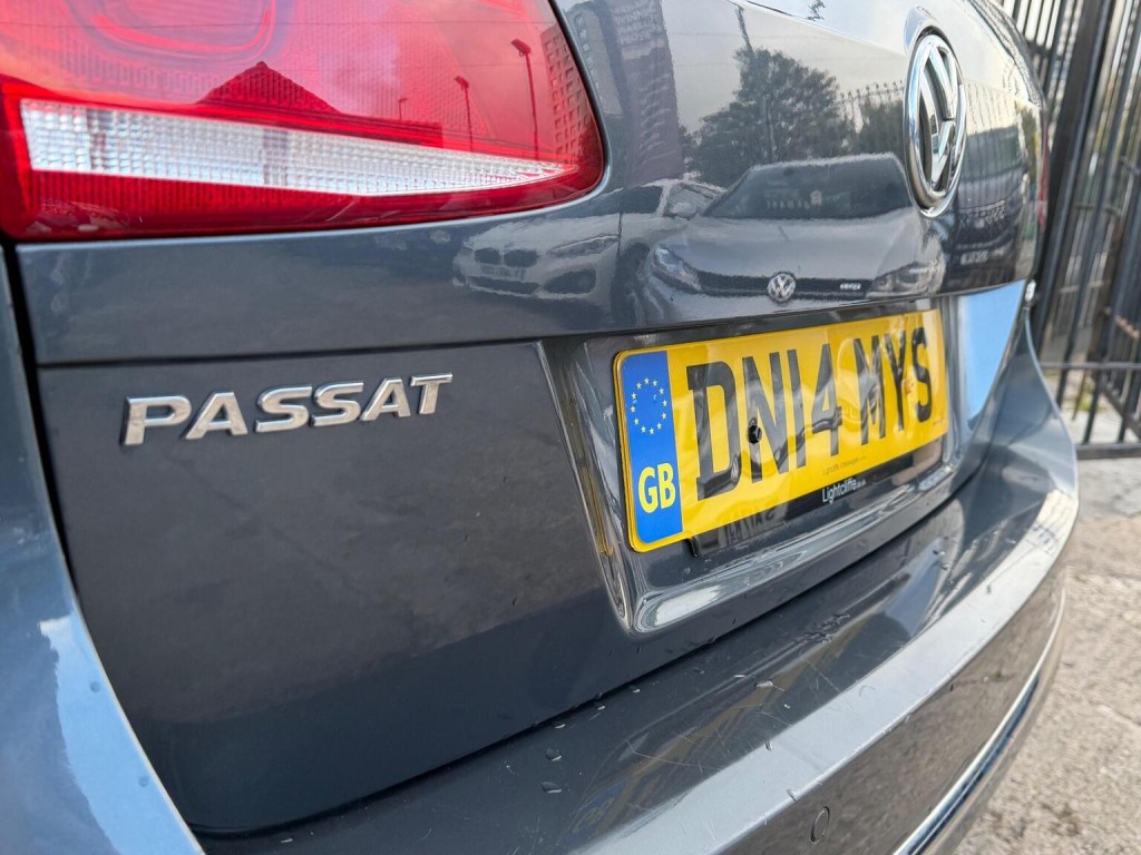 VOLKSWAGEN PASSAT