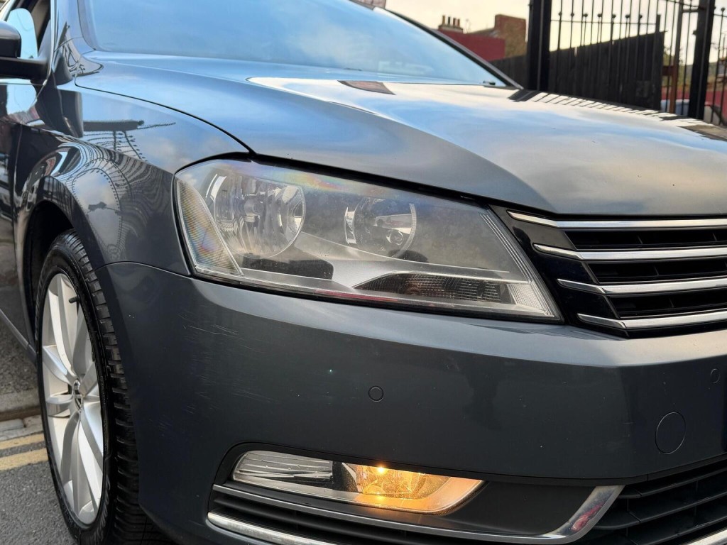 VOLKSWAGEN PASSAT