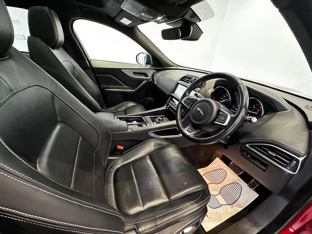 JAGUAR F-PACE