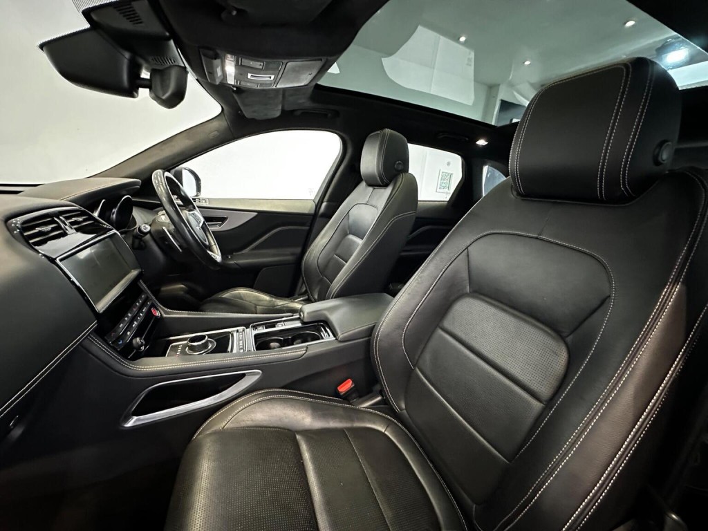 JAGUAR F-PACE