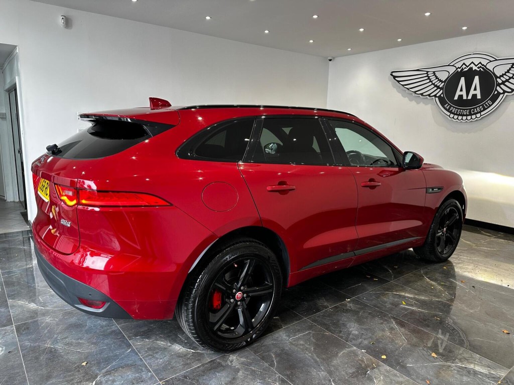 JAGUAR F-PACE