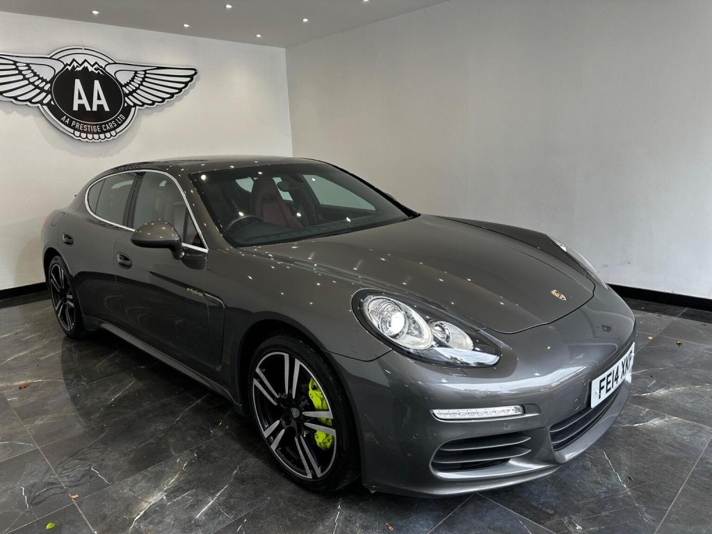 PORSCHE PANAMERA