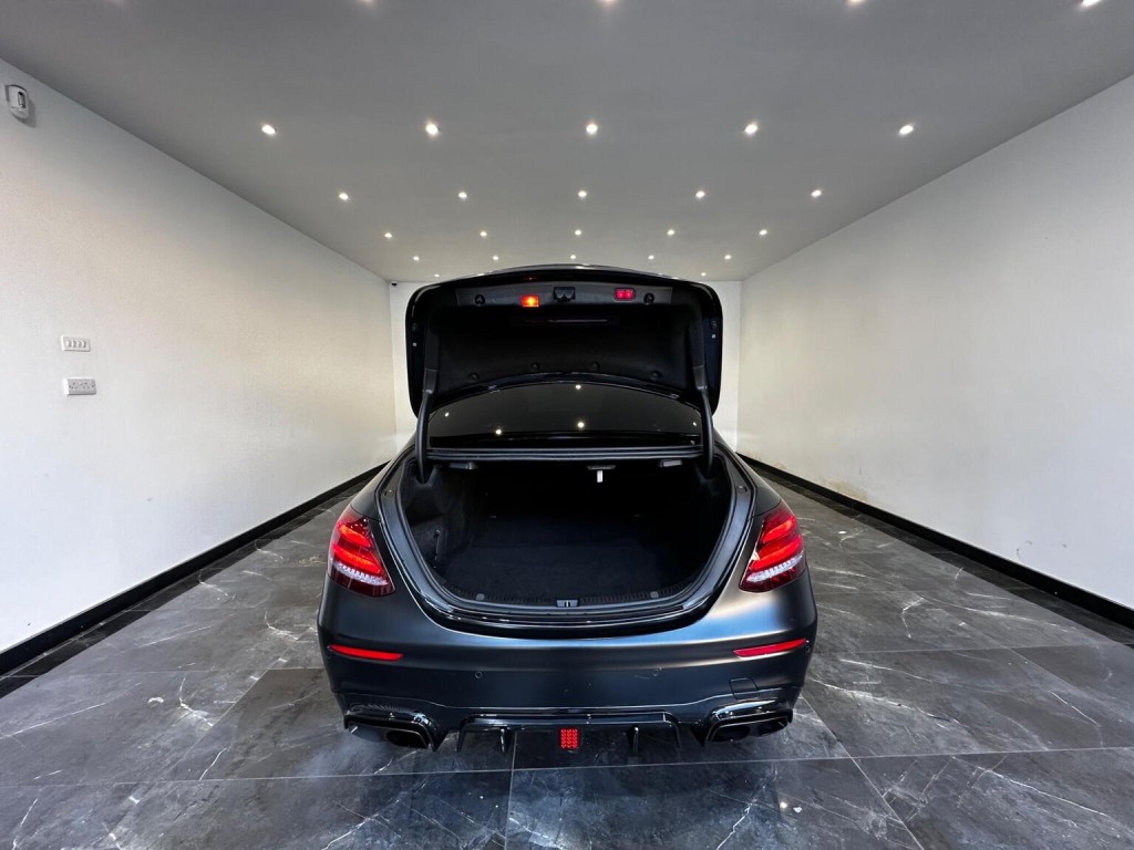 MERCEDES-BENZ E CLASS