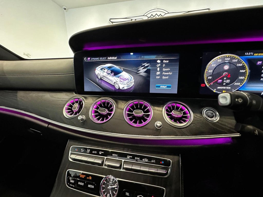 MERCEDES-BENZ E CLASS