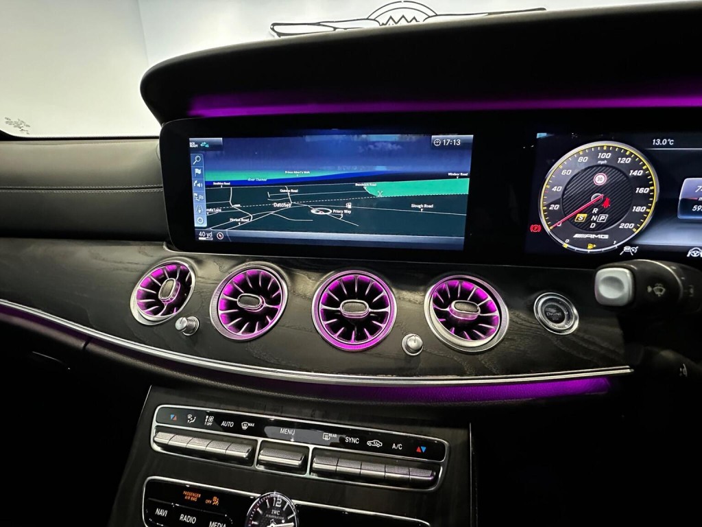 MERCEDES-BENZ E CLASS