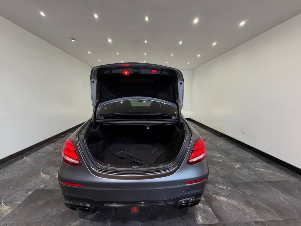 MERCEDES-BENZ E CLASS