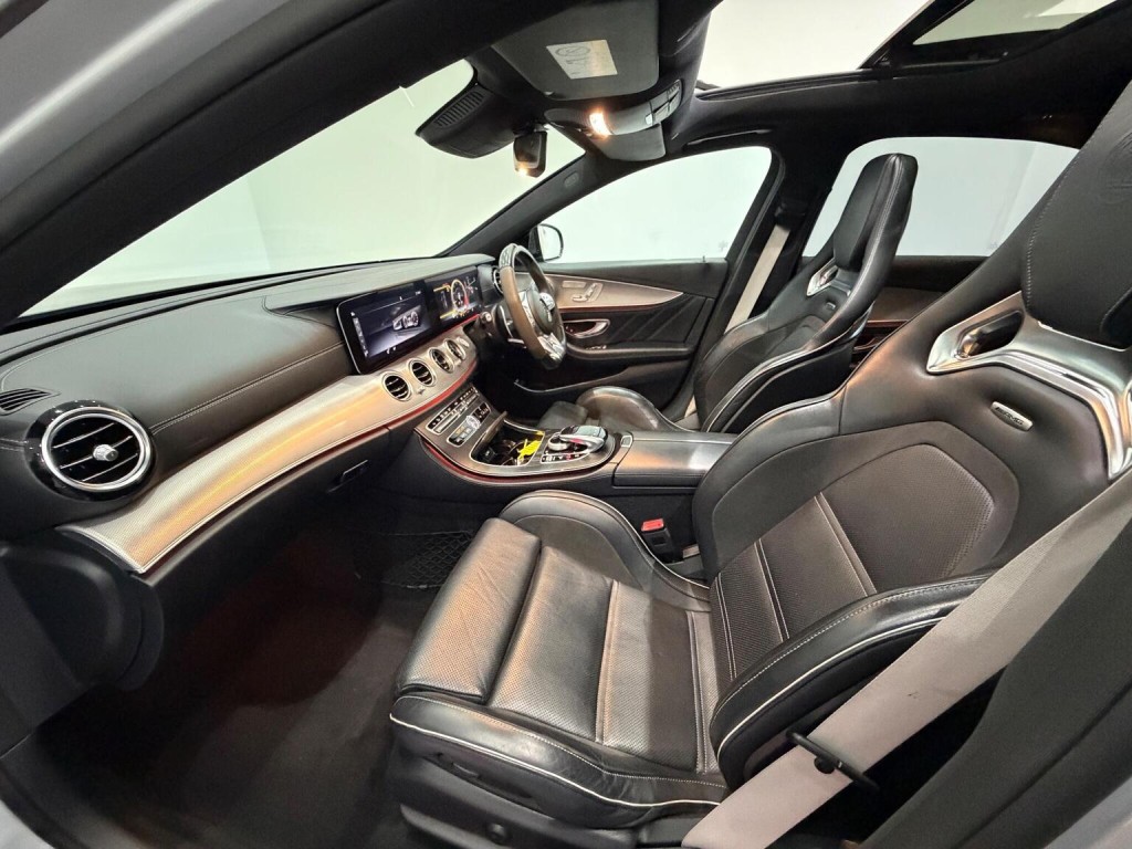 MERCEDES-BENZ E CLASS