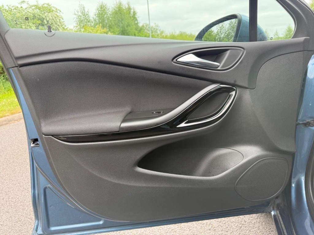 VAUXHALL ASTRA