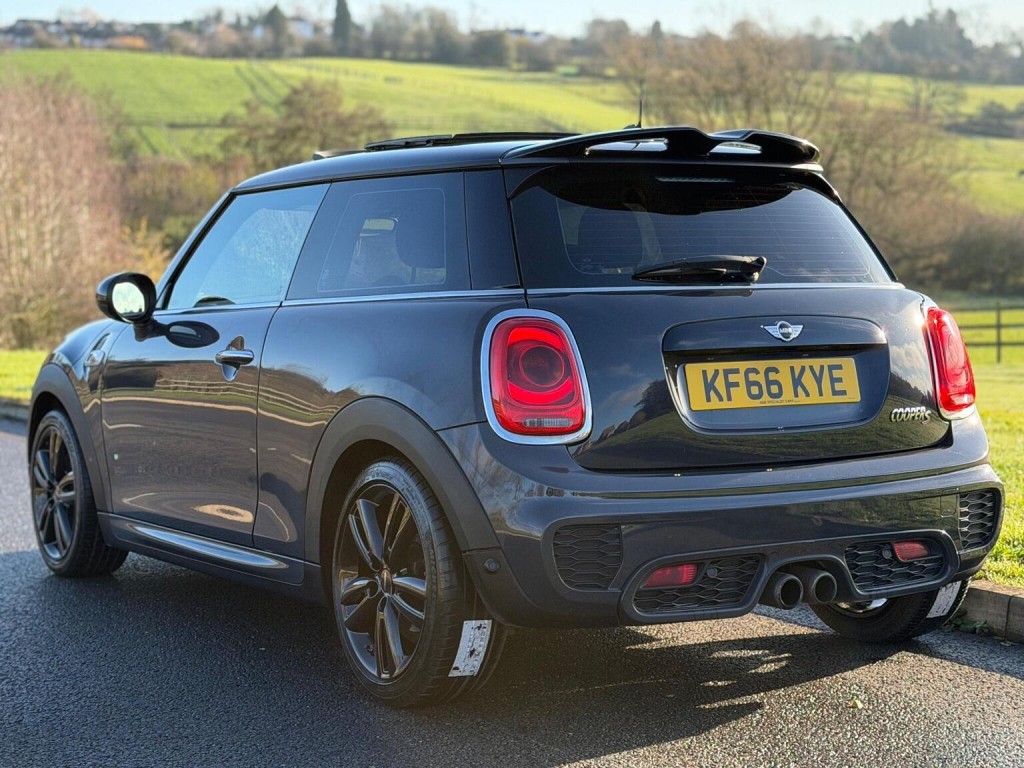 MINI HATCH