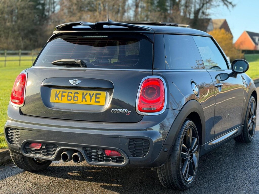 MINI HATCH