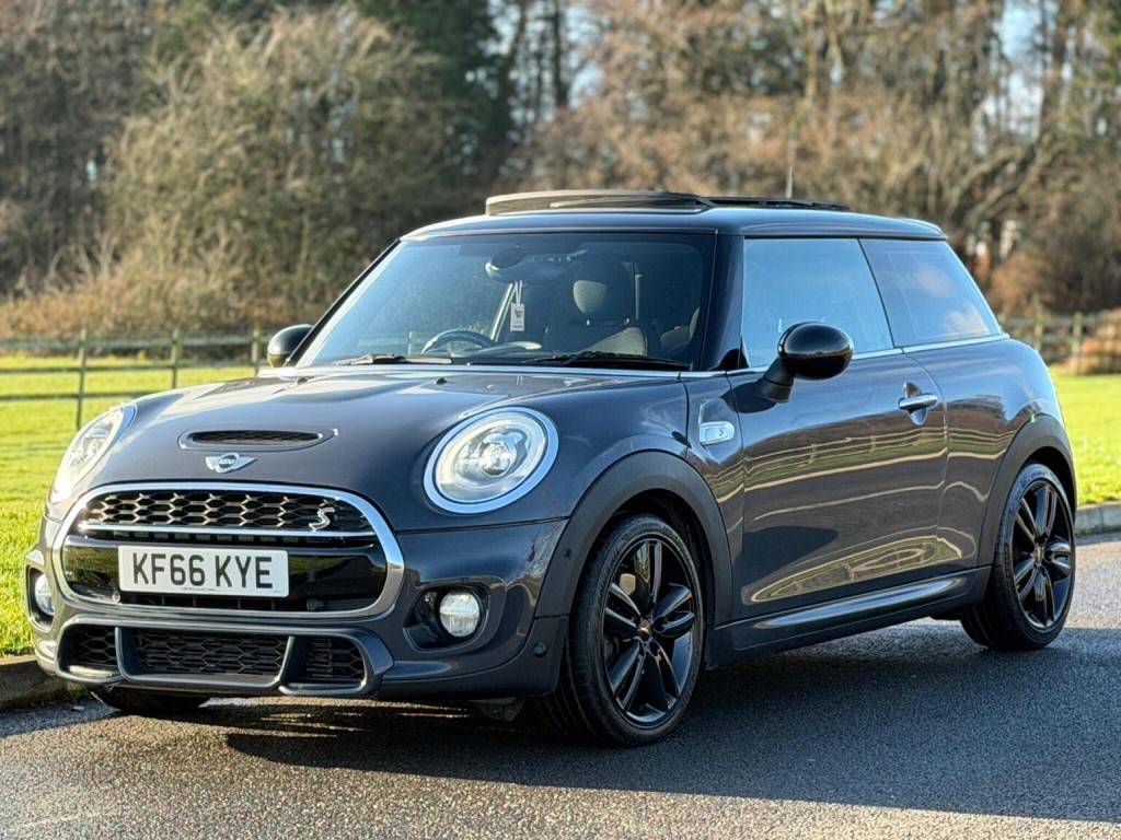 MINI HATCH