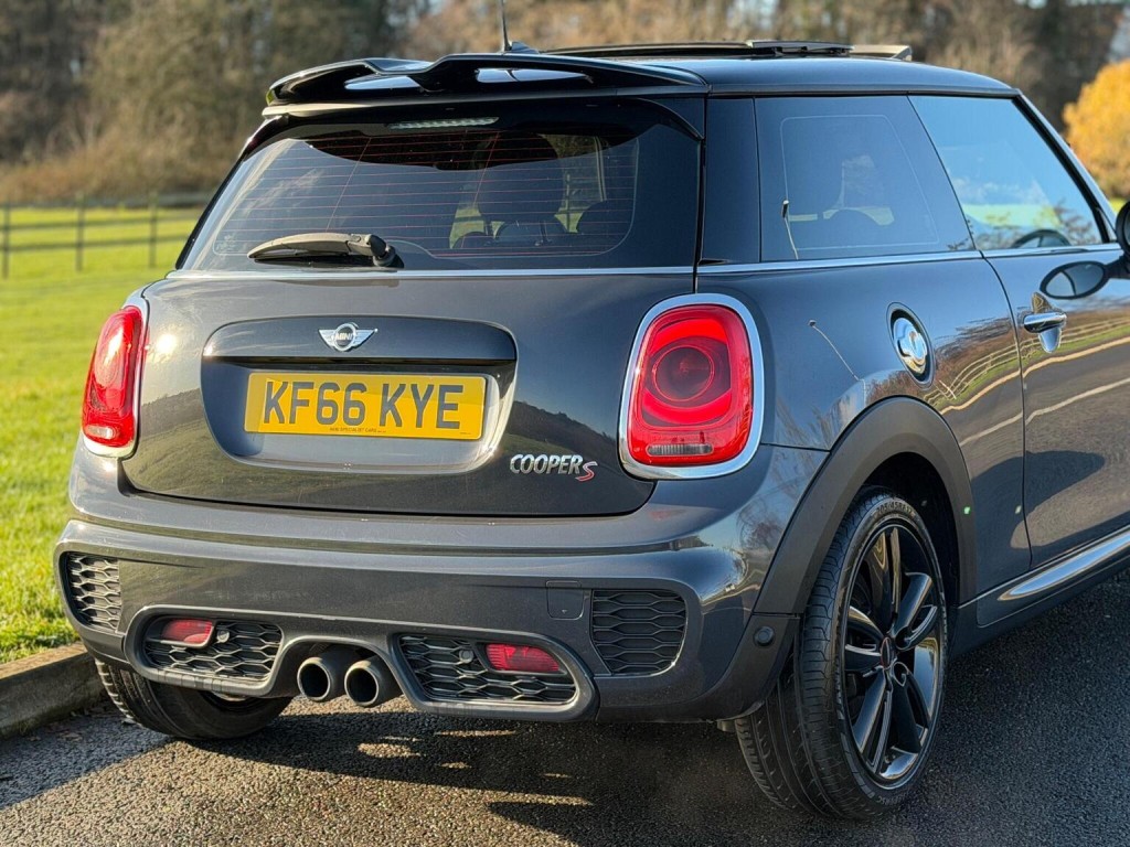 MINI HATCH