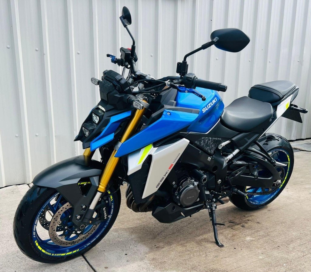 SUZUKI GSX-S1000