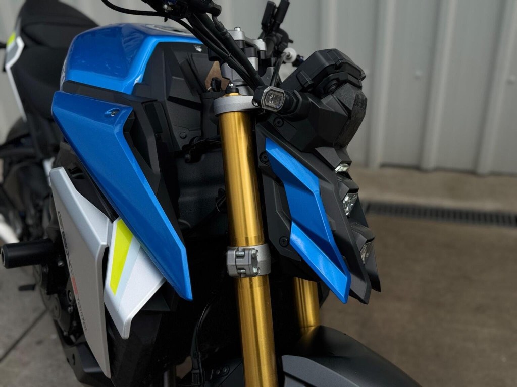 SUZUKI GSX-S1000