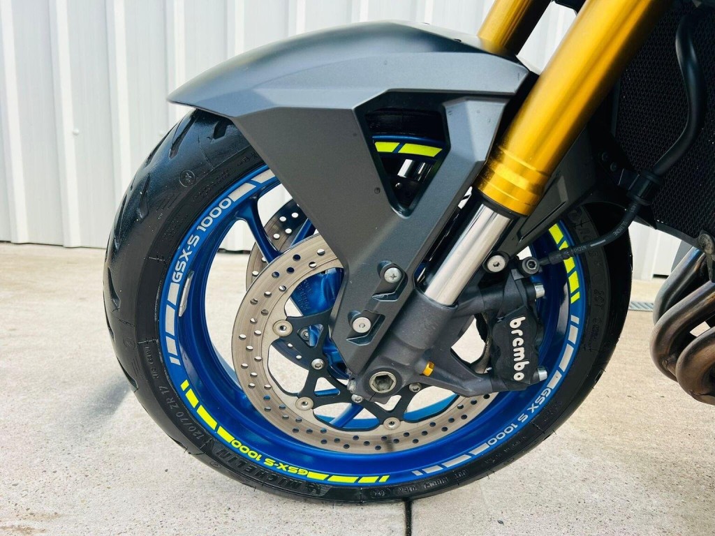 SUZUKI GSX-S1000