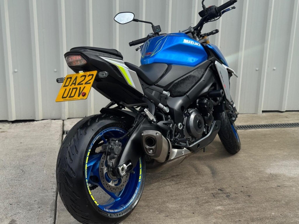 SUZUKI GSX-S1000
