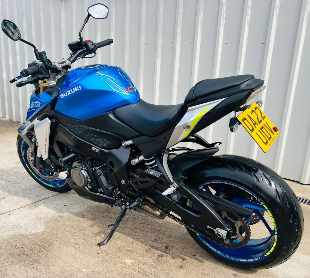 SUZUKI GSX-S1000