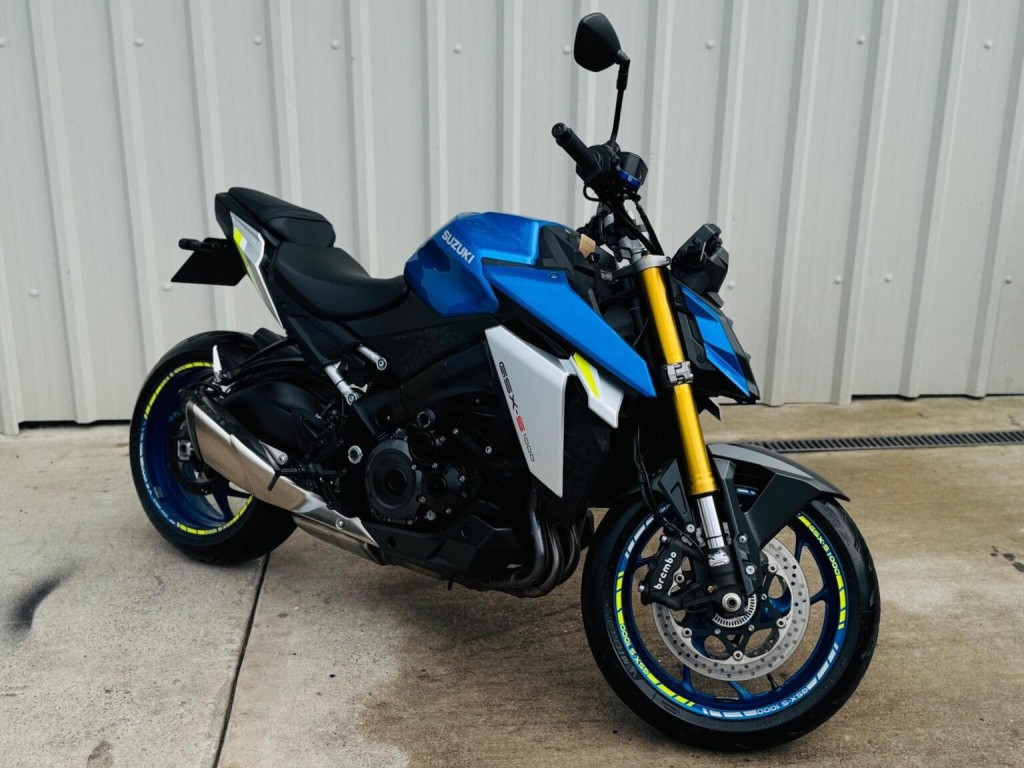 SUZUKI GSX-S1000