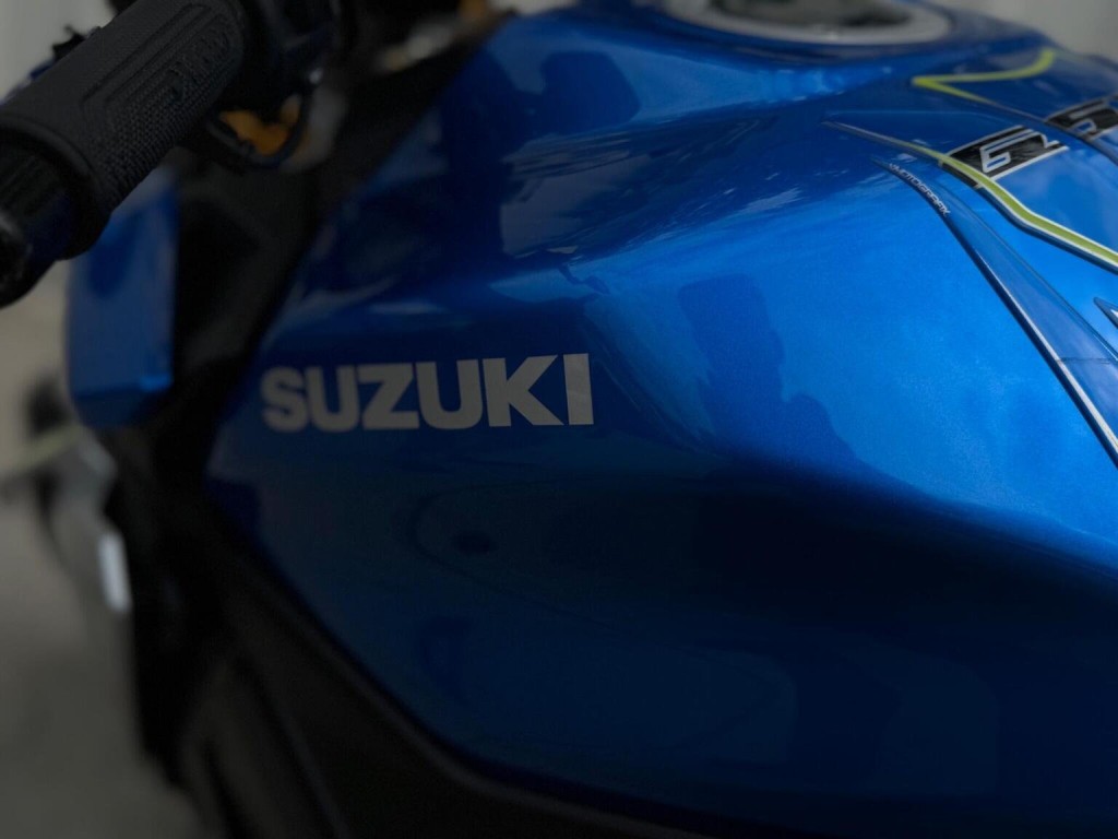 SUZUKI GSX-S1000
