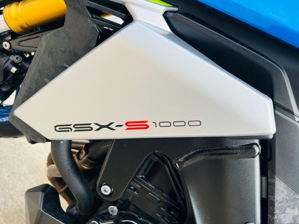 SUZUKI GSX-S1000