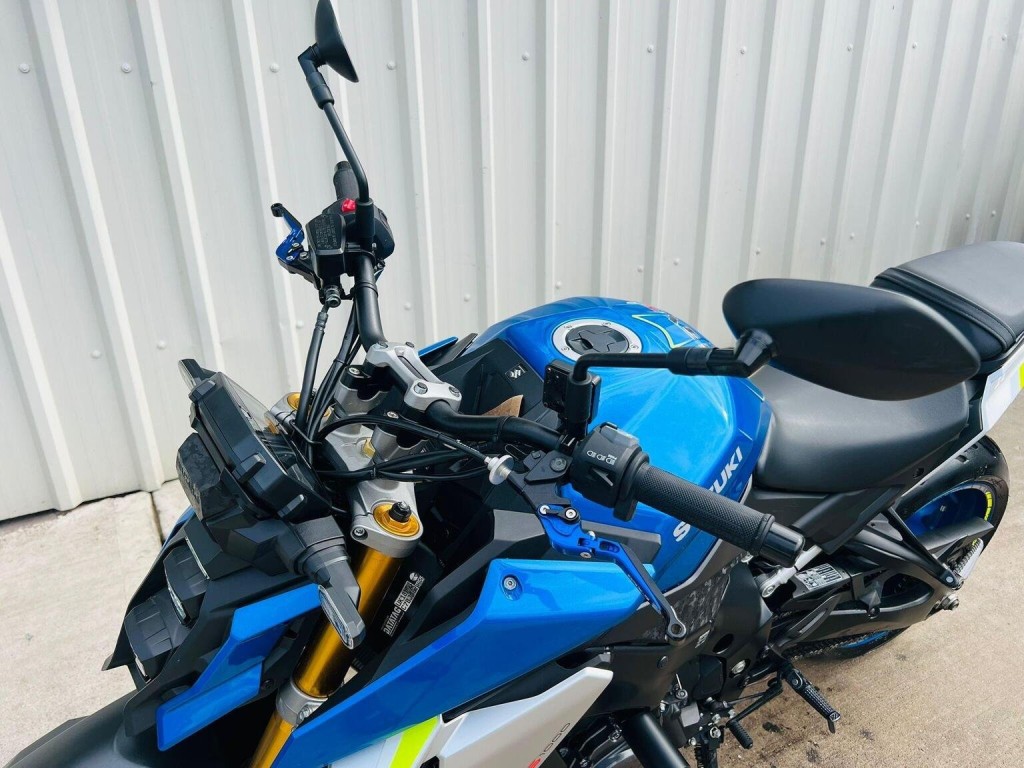 SUZUKI GSX-S1000