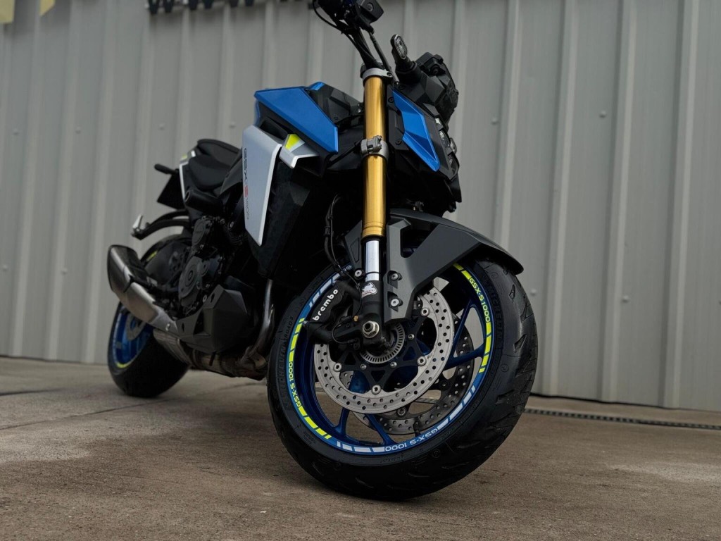 SUZUKI GSX-S1000
