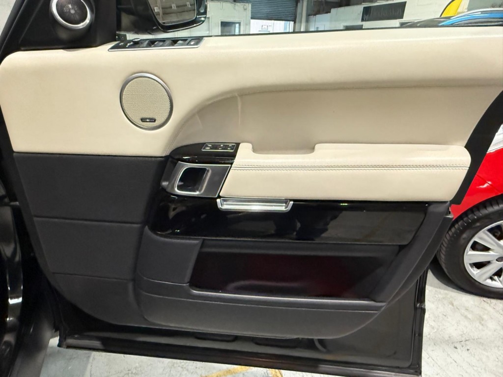 LAND ROVER RANGE ROVER