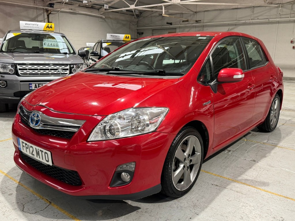 TOYOTA AURIS