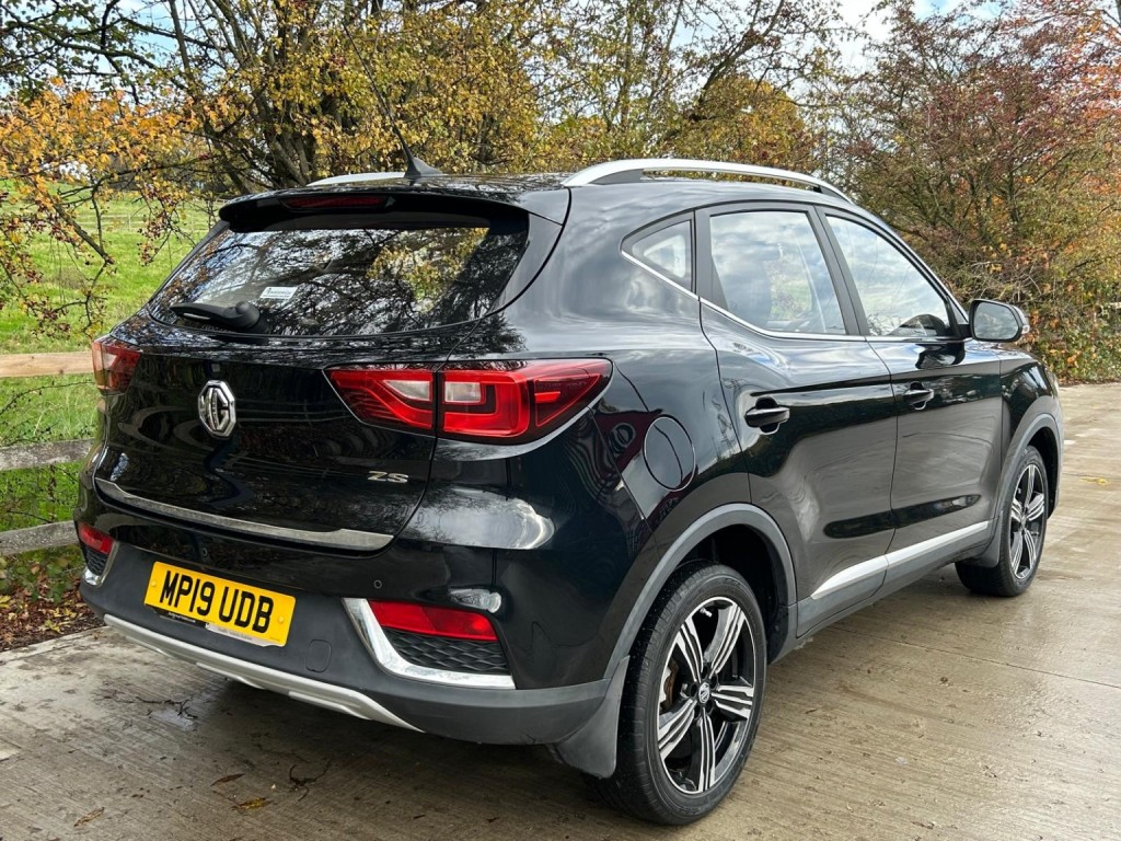 MG ZS