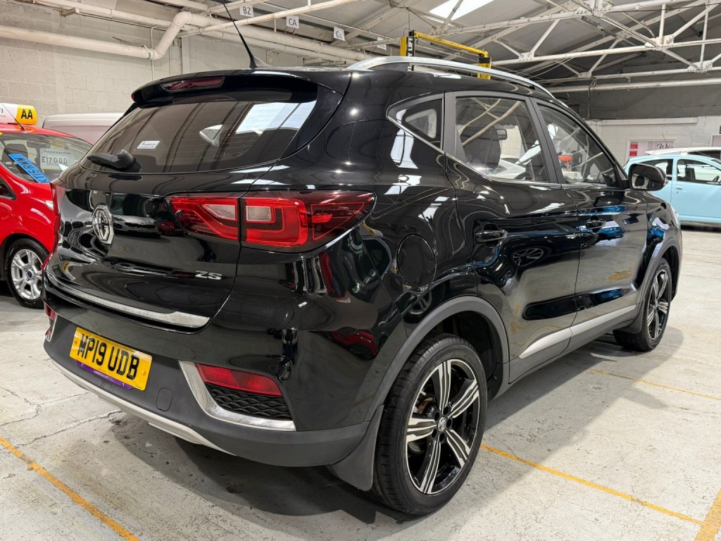 MG ZS