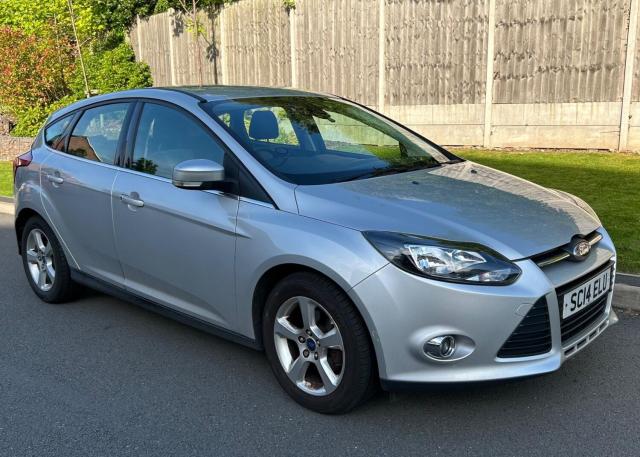 FORD FOCUS 1.6 Zetec Navigator Euro 5 5dr