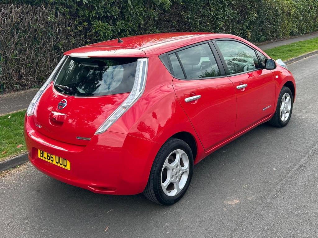 NISSAN LEAF