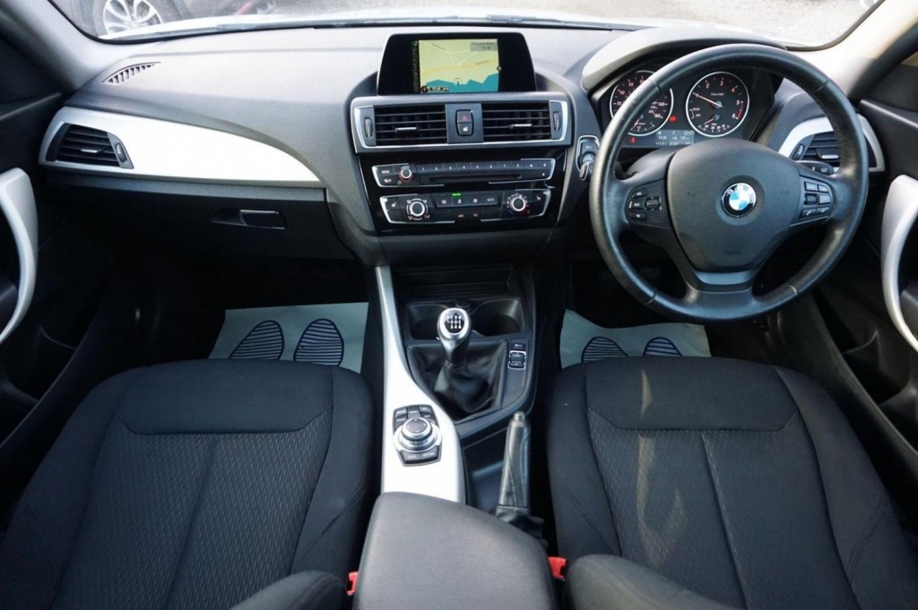 BMW 1 SERIES
