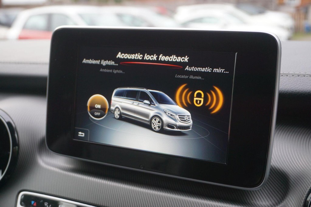 MERCEDES-BENZ V CLASS