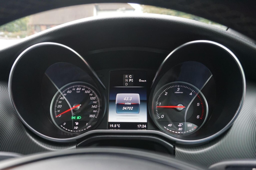 MERCEDES-BENZ V CLASS