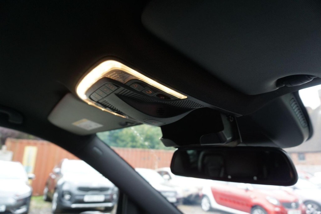 MERCEDES-BENZ V CLASS