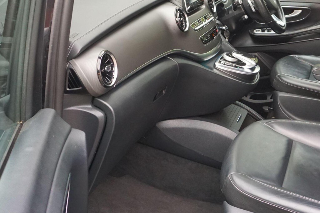 MERCEDES-BENZ V CLASS