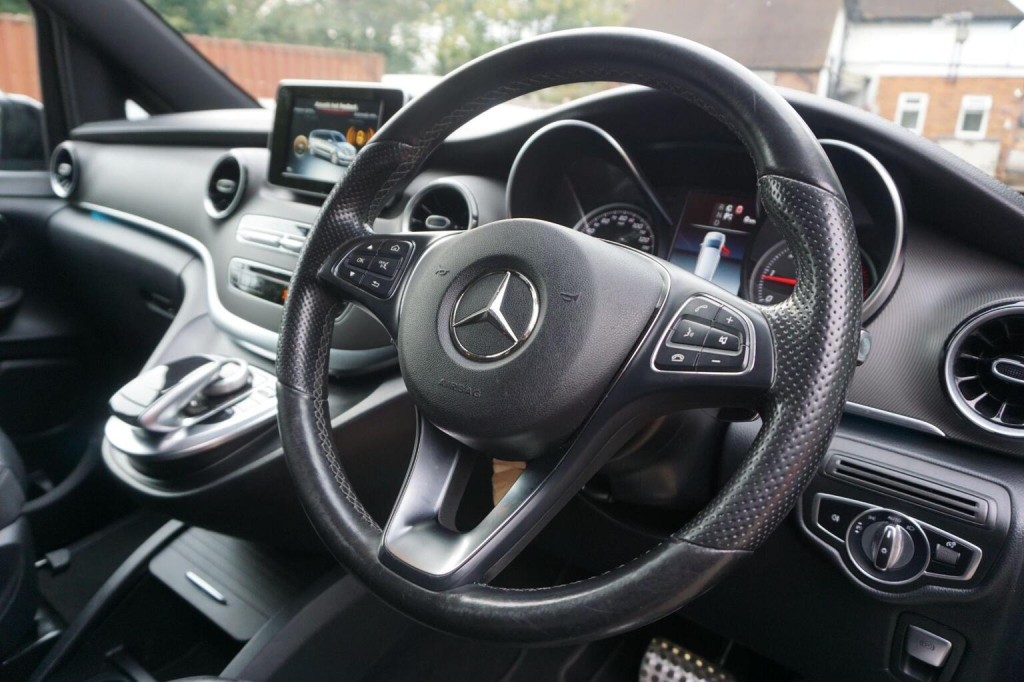 MERCEDES-BENZ V CLASS